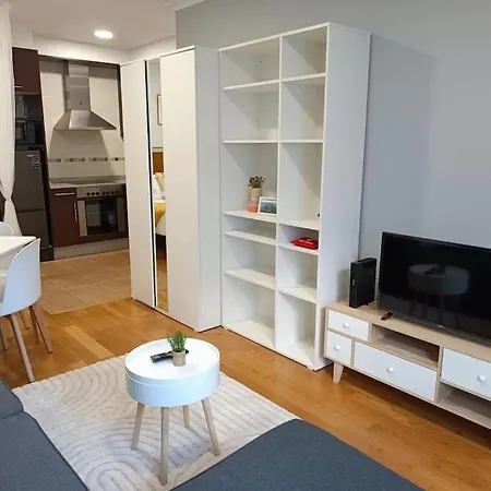 Carrerahouses Lovely Apartman