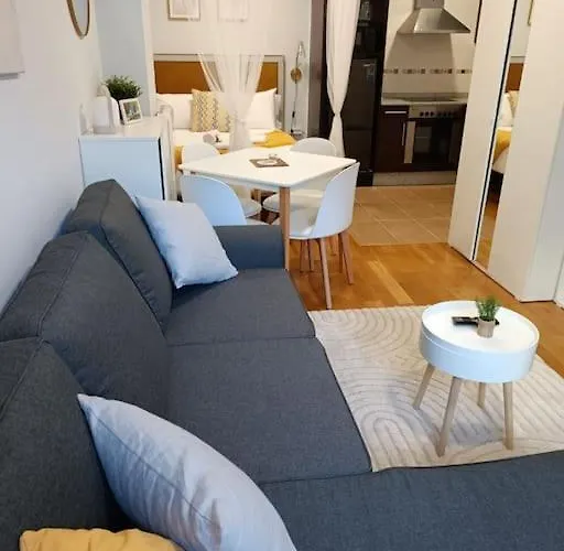 Daire Carrerahouses Lovely